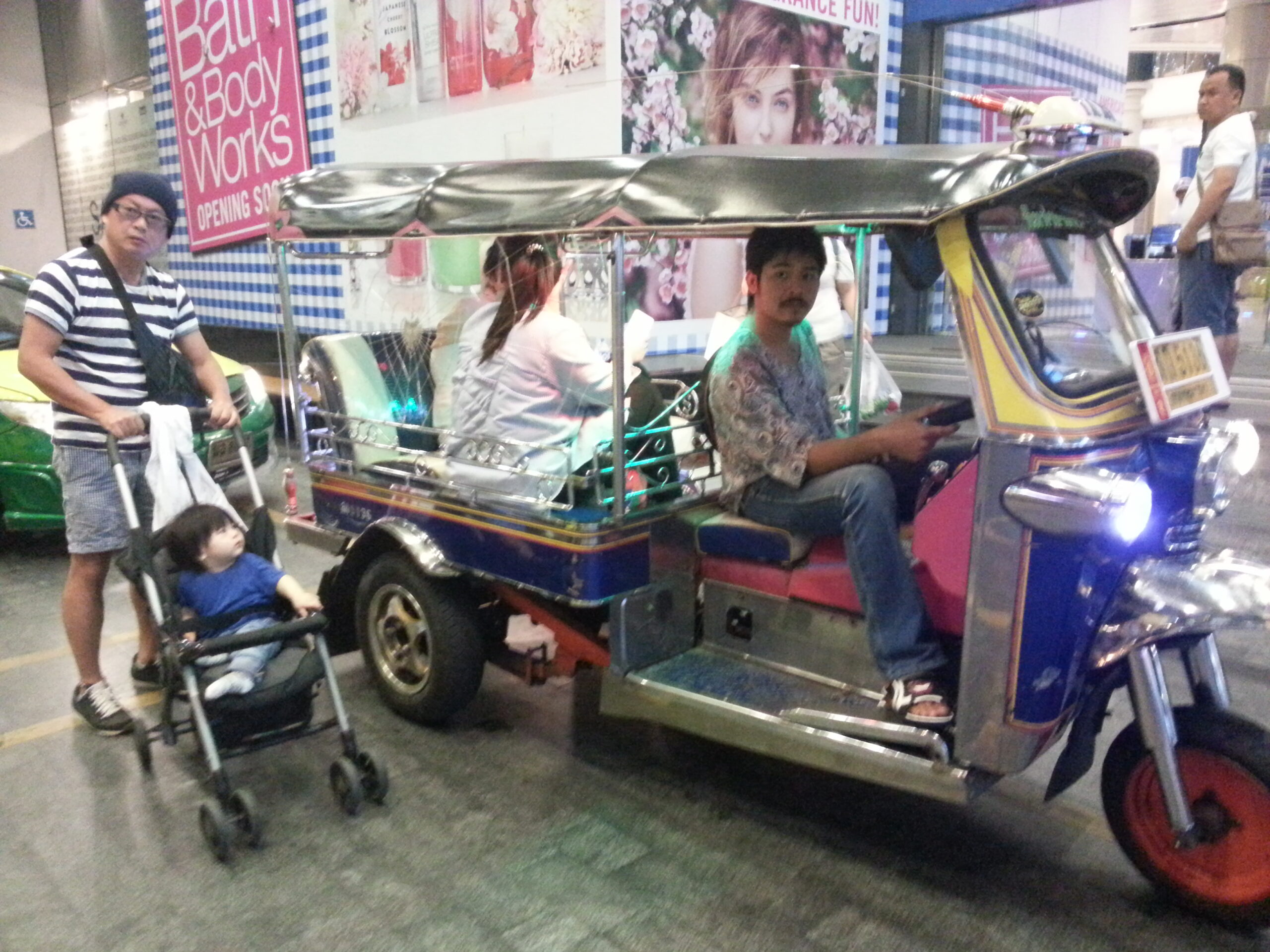 Bangkok’tayız